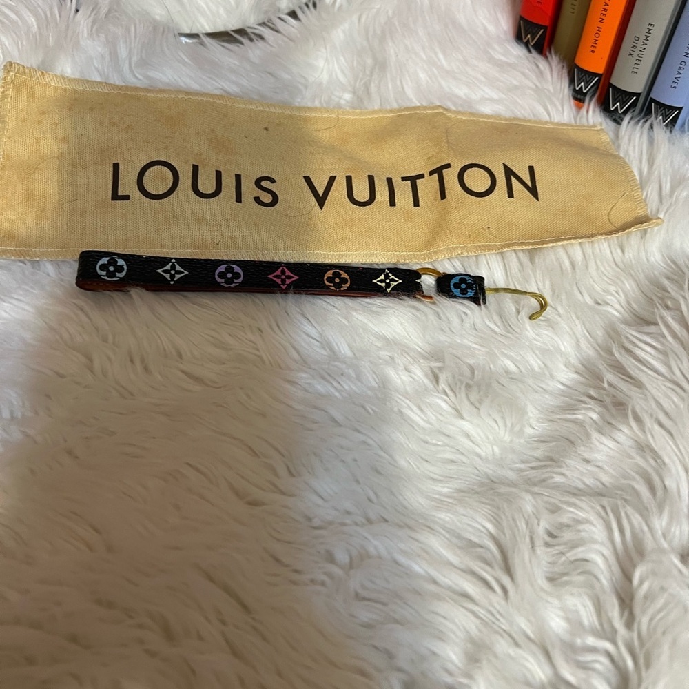 LOUIS VUITTON 
Monogram Multicolor Phone Strap Black​​ - Picture 4 of 4